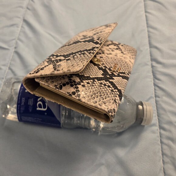 New Snake-print Woman's Dune Wallet - Picture 3 of 6